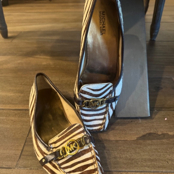 AUTHENTIC MICHAEL KORS Zebra print flats - Picture 5 of 5
